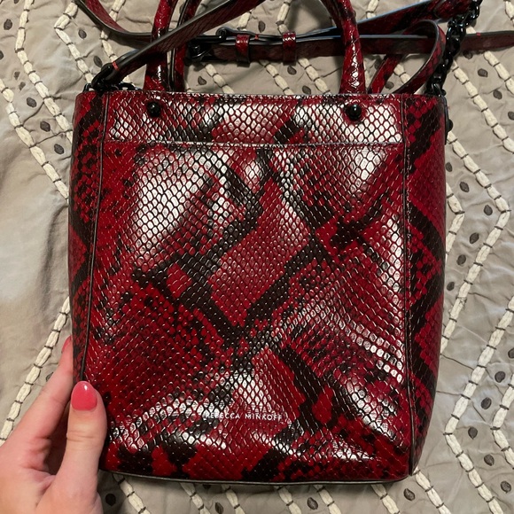 Gorgeous red snake bucket bag - Picture 4 of 4
